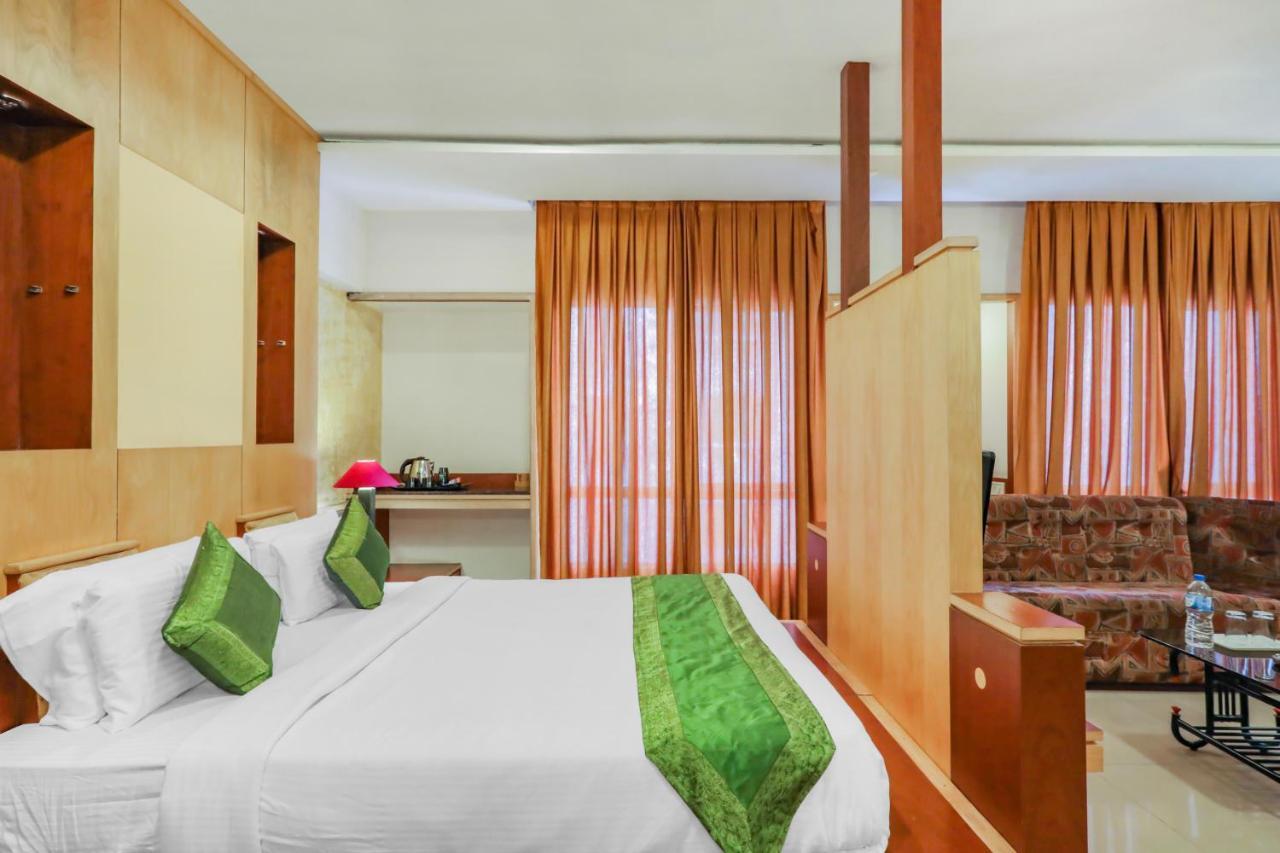 Treebo Trend Paradise, Indore Hotel Exterior photo